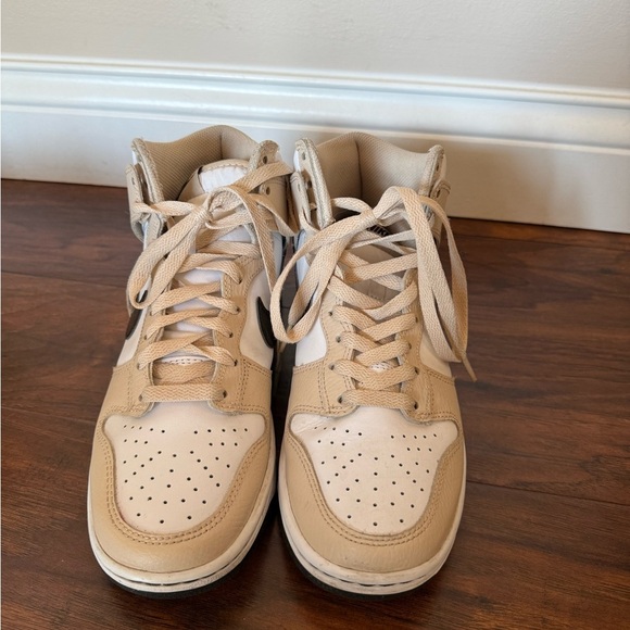 Nike Dunk High Sanddrift Beige and White Sneakers-Size 7.5 - Picture 2 of 11